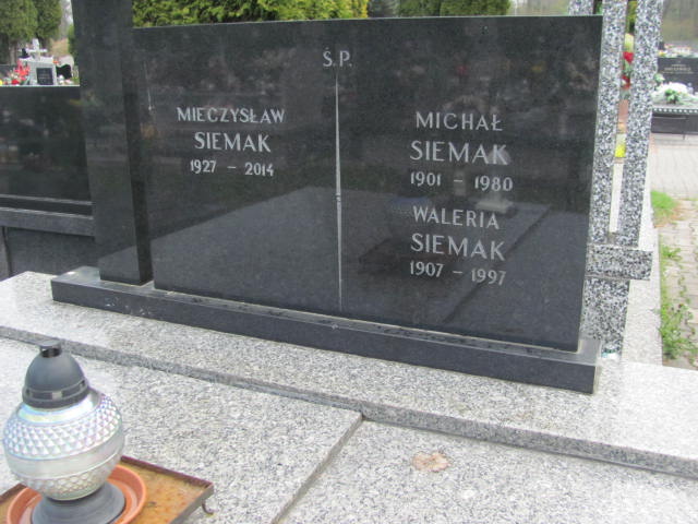 Teresa Siemak 1933 Skierniewice - Grobonet - Wyszukiwarka osób pochowanych