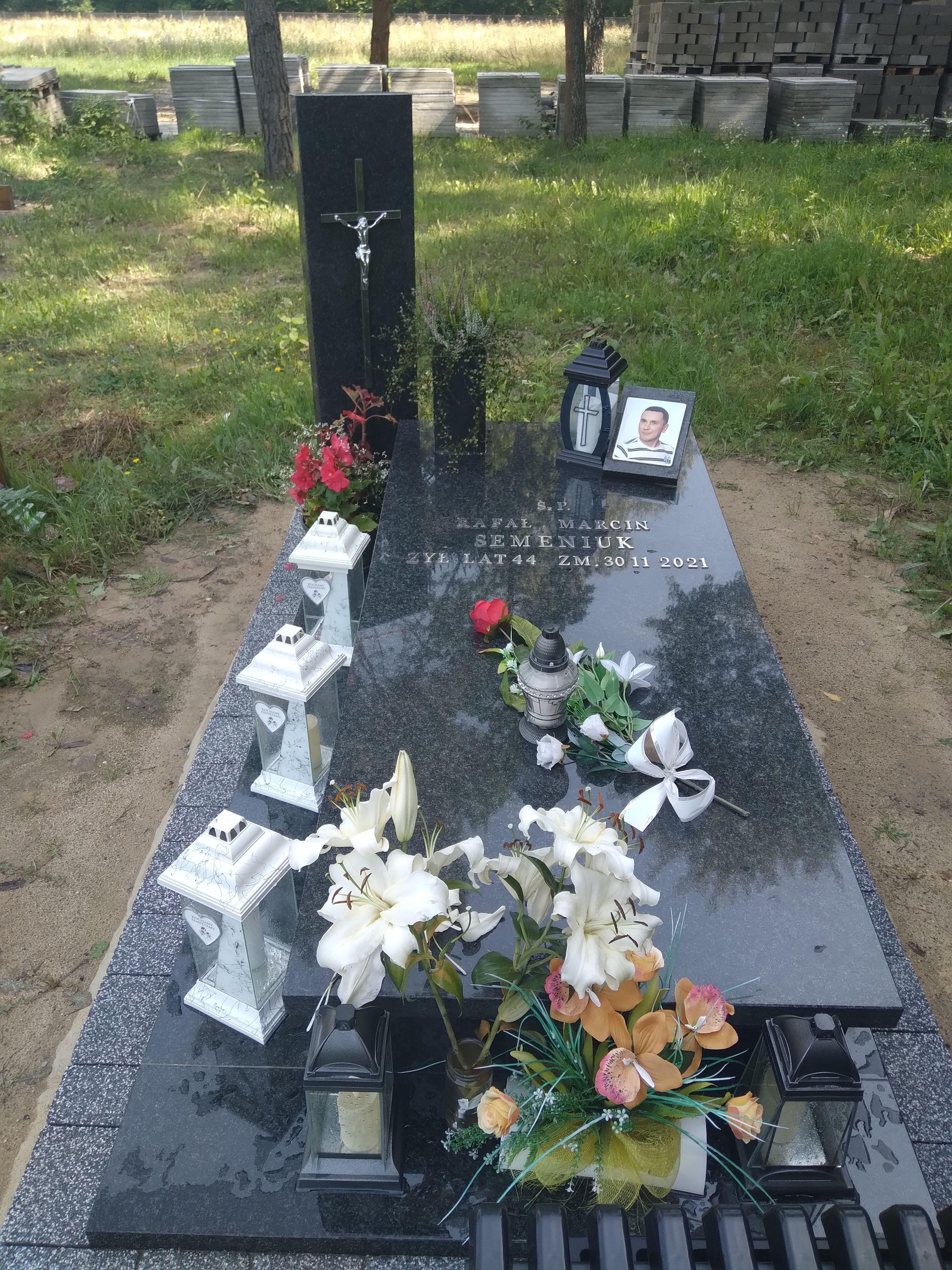 Rafał Semeniuk 1977 Skierniewice - Grobonet - Wyszukiwarka osób pochowanych
