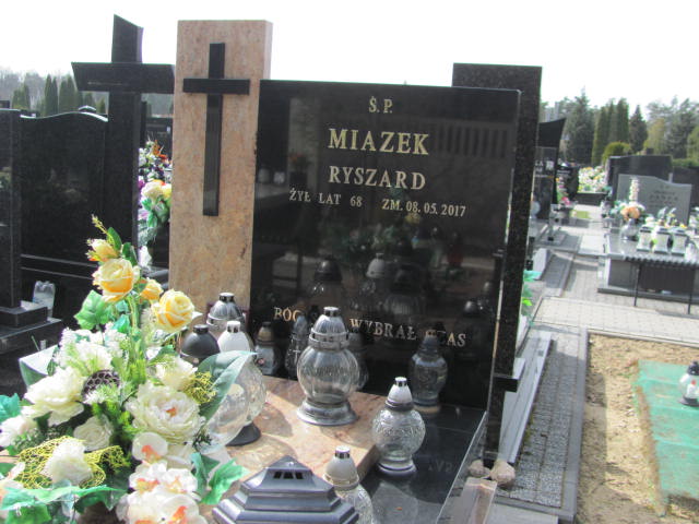 Ryszard Miazek 1949 Skierniewice - Grobonet - Wyszukiwarka osób pochowanych